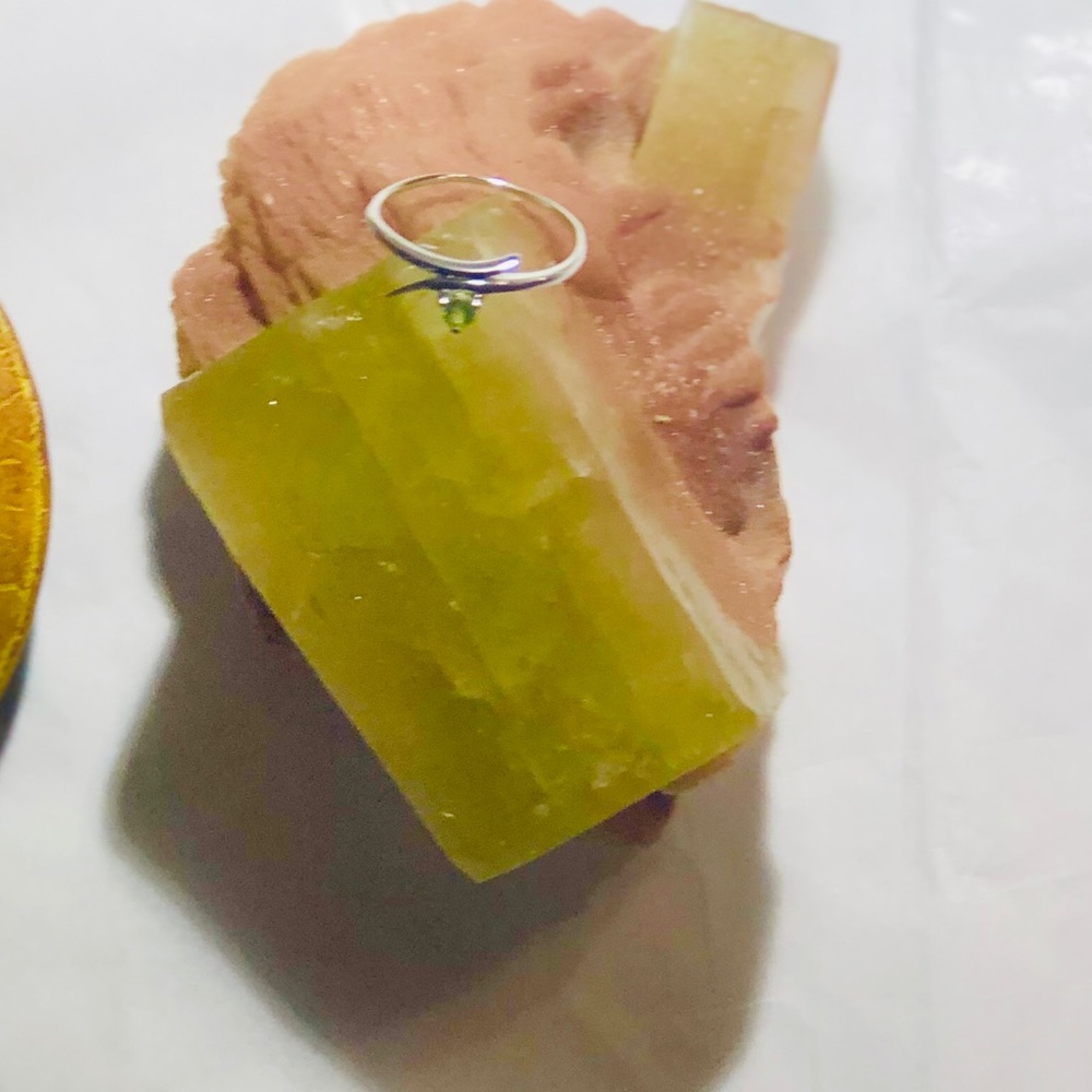 New Genuine Peridot Sterling Silver 925K Ring